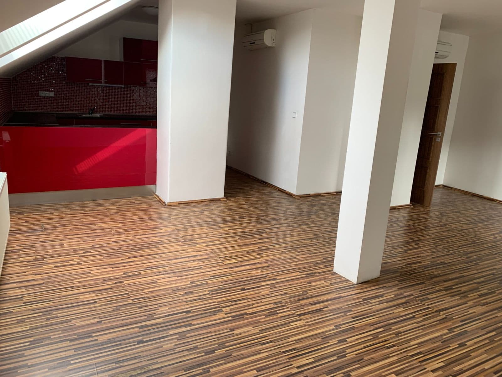 1 bedroom with open-plan kitchen flat to rent, 86 m², Jeremenkova, Prague, Prague 1 bedroom with open-plan kitchen flat to rent, 86 m², Jeremenkova, Prague, Prague