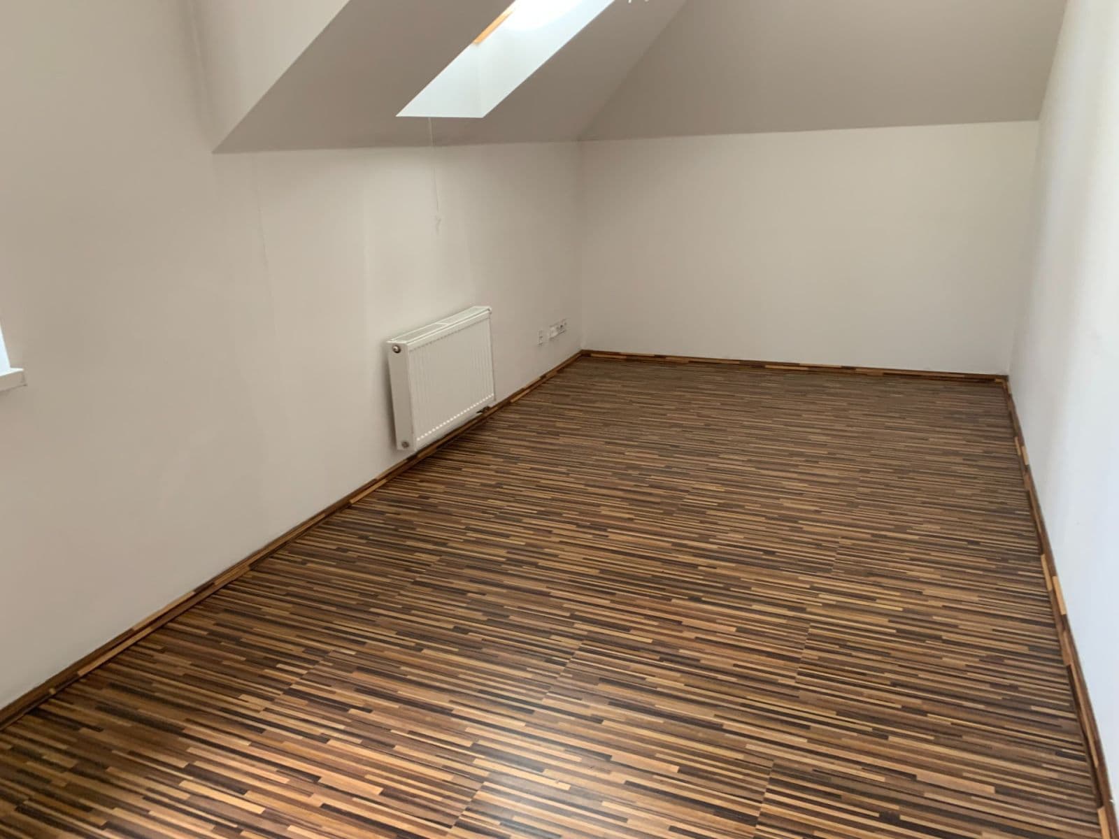 1 bedroom with open-plan kitchen flat to rent, 86 m², Jeremenkova, Prague, Prague 1 bedroom with open-plan kitchen flat to rent, 86 m², Jeremenkova, Prague, Prague