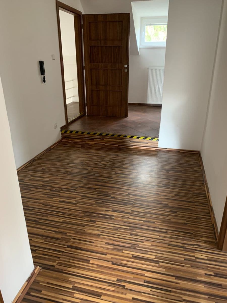 1 bedroom with open-plan kitchen flat to rent, 86 m², Jeremenkova, Prague, Prague 1 bedroom with open-plan kitchen flat to rent, 86 m², Jeremenkova, Prague, Prague