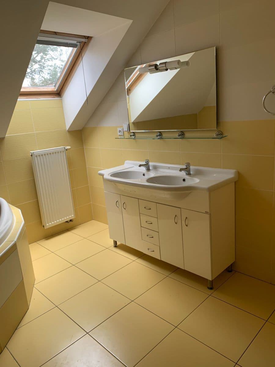 1 bedroom with open-plan kitchen flat to rent, 86 m², Jeremenkova, Prague, Prague 1 bedroom with open-plan kitchen flat to rent, 86 m², Jeremenkova, Prague, Prague