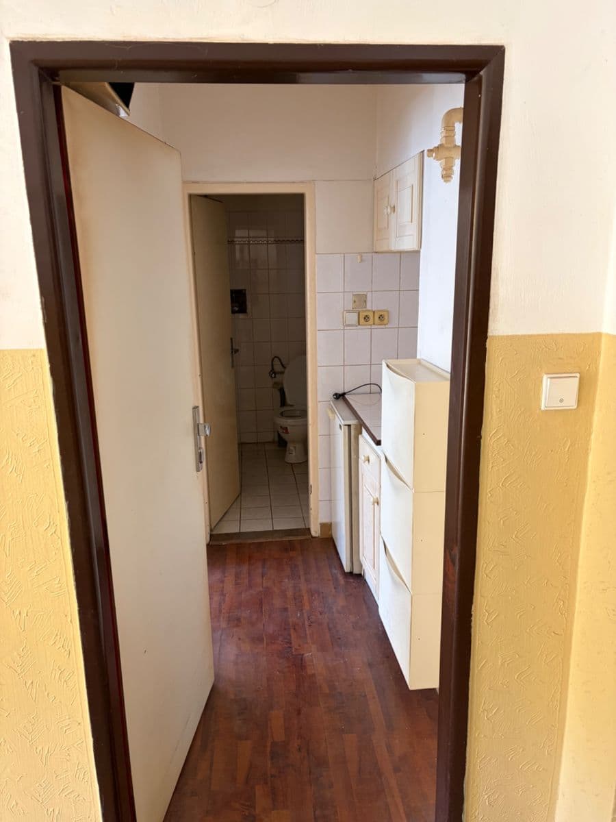 Small studio flat for sale, 20 m², Horoušanská, Prague, Prague Small studio flat for sale, 20 m², Horoušanská, Prague, Prague