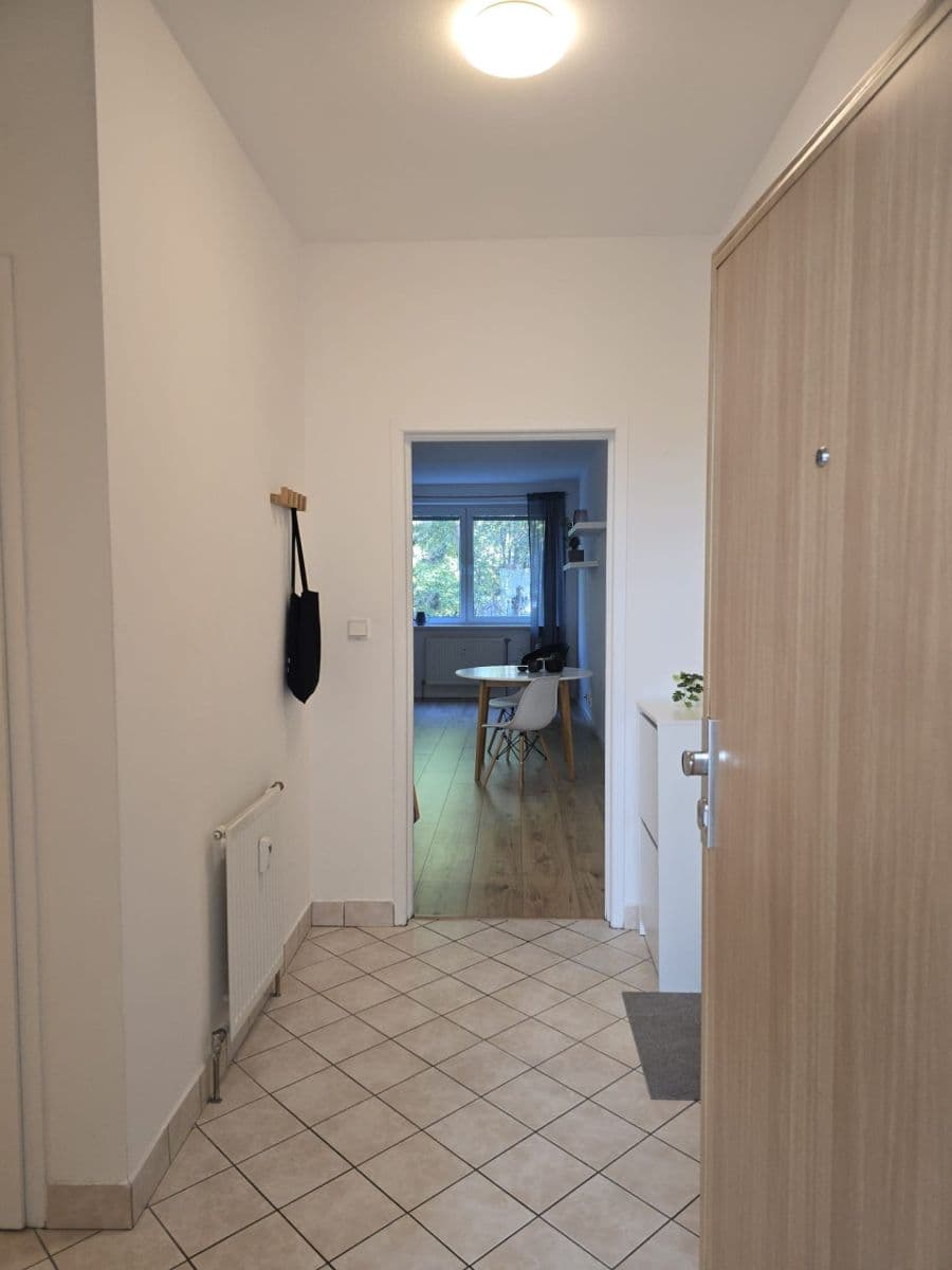Small studio flat to rent, 44 m², Papraďová, Ružinov, Bratislavský Region Small studio flat to rent, 44 m², Papraďová, Ružinov, Bratislavský Region