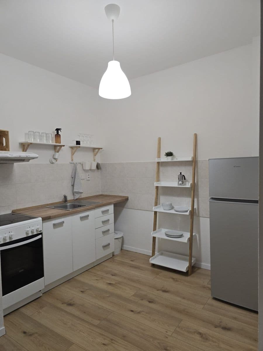 Small studio flat to rent, 44 m², Papraďová, Ružinov, Bratislavský Region Small studio flat to rent, 44 m², Papraďová, Ružinov, Bratislavský Region