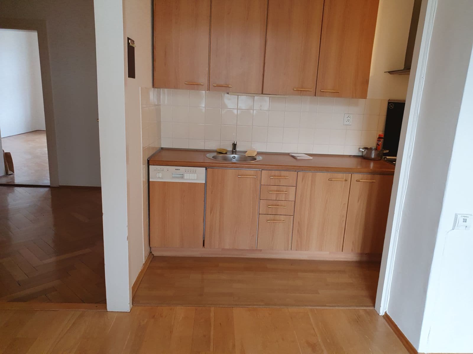 3 bedroom flat to rent, 100 m², U Starého hřbitova, Prague, Prague 3 bedroom flat to rent, 100 m², U Starého hřbitova, Prague, Prague