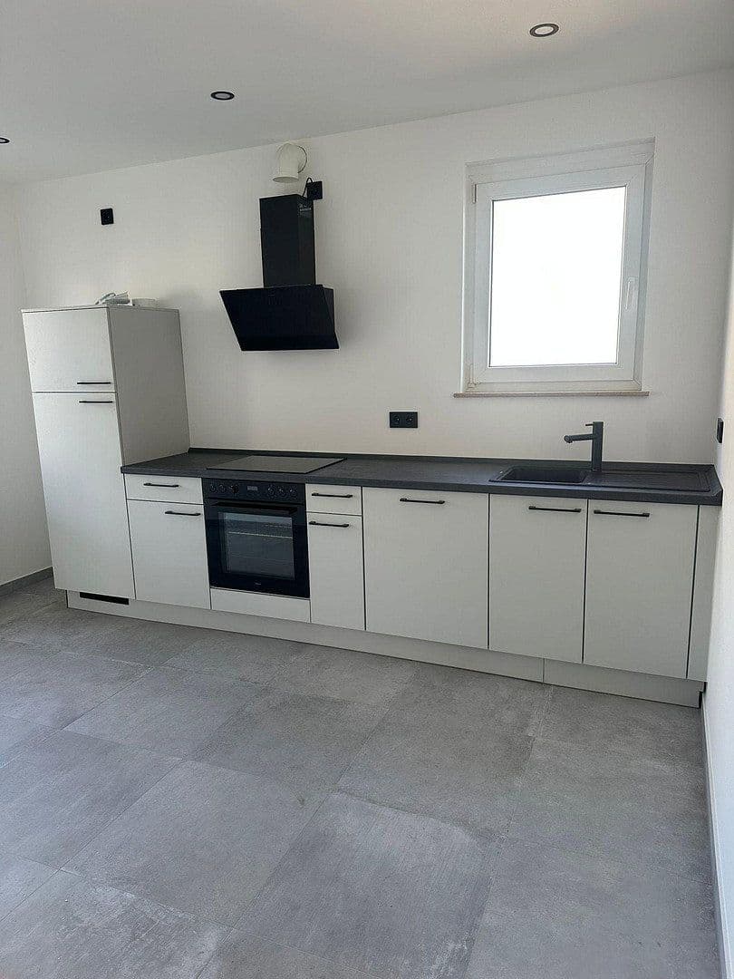 3 bedroom with open-plan kitchen flat to rent, 100 m², Obereisesheimer Straße 21, Heilbronn, Baden-Württemberg 3 bedroom with open-plan kitchen flat to rent, 100 m², Obereisesheimer Straße 21, Heilbronn, Baden-Württemberg