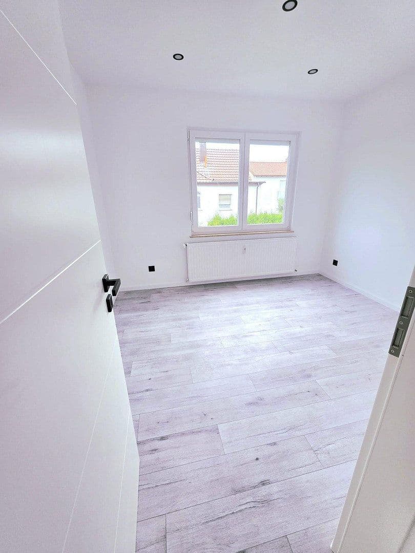 3 bedroom with open-plan kitchen flat to rent, 100 m², Obereisesheimer Straße 21, Heilbronn, Baden-Württemberg 3 bedroom with open-plan kitchen flat to rent, 100 m², Obereisesheimer Straße 21, Heilbronn, Baden-Württemberg