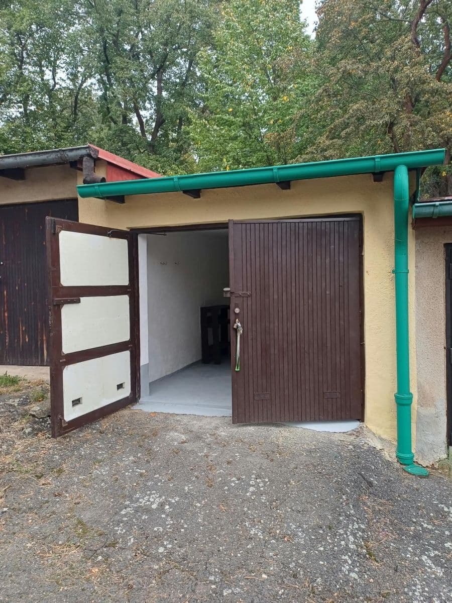 garage for sale, 15 m², U Hřbitova, Rakovník, Středočeský Region garage for sale, 15 m², U Hřbitova, Rakovník, Středočeský Region