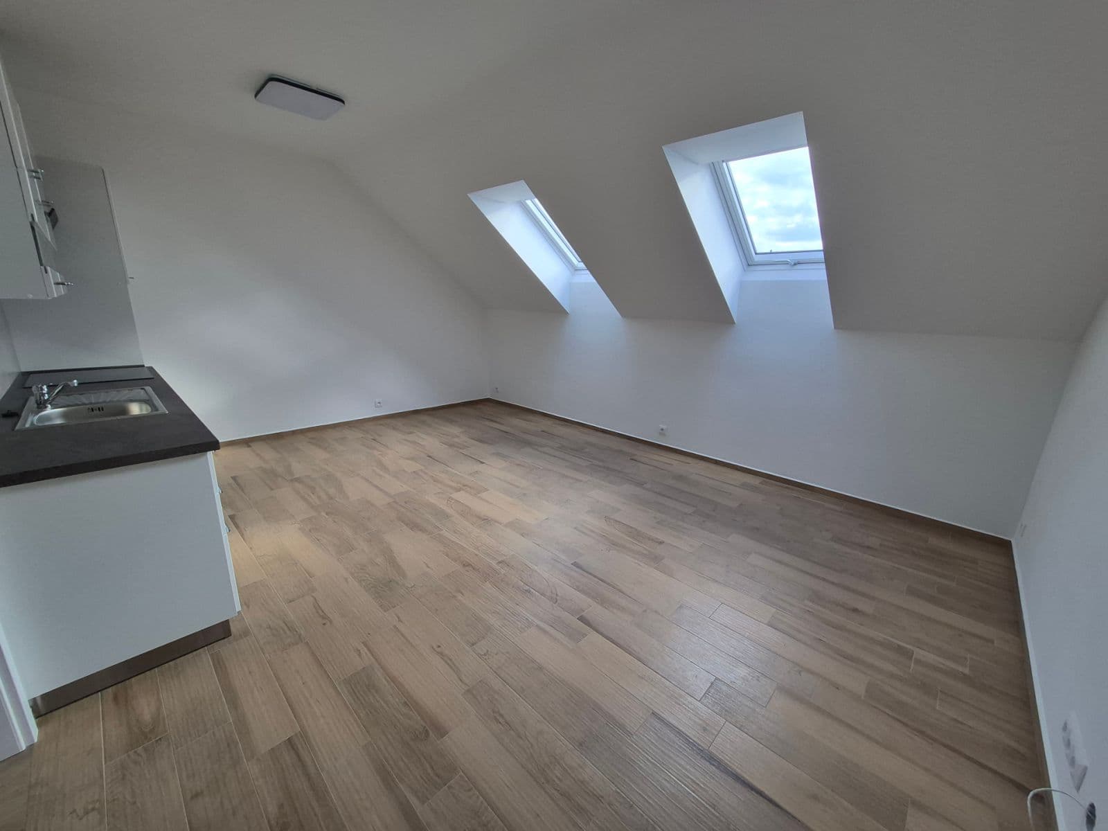 1 bedroom with open-plan kitchen flat to rent, 45 m², Revoluční, Přeštice, Plzeňský Region 1 bedroom with open-plan kitchen flat to rent, 45 m², Revoluční, Přeštice, Plzeňský Region