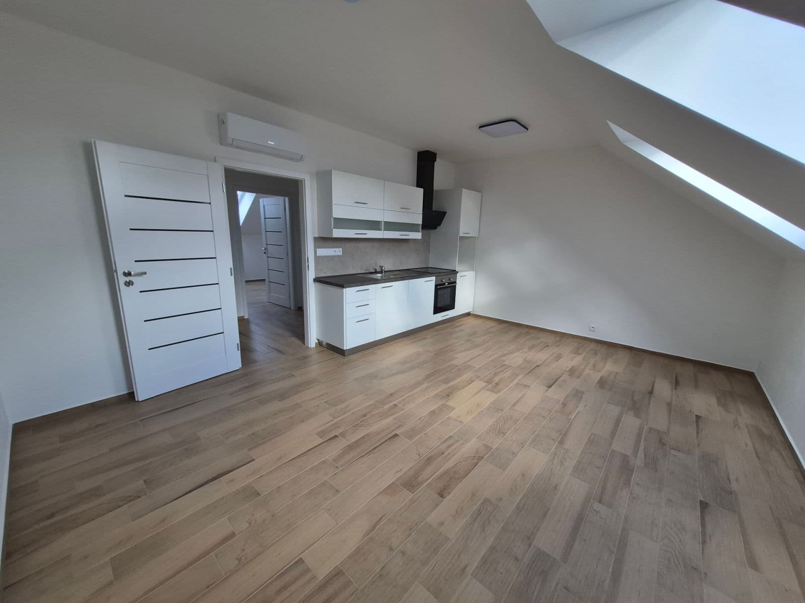 1 bedroom with open-plan kitchen flat to rent, 45 m², Revoluční, Přeštice, Plzeňský Region 1 bedroom with open-plan kitchen flat to rent, 45 m², Revoluční, Přeštice, Plzeňský Region