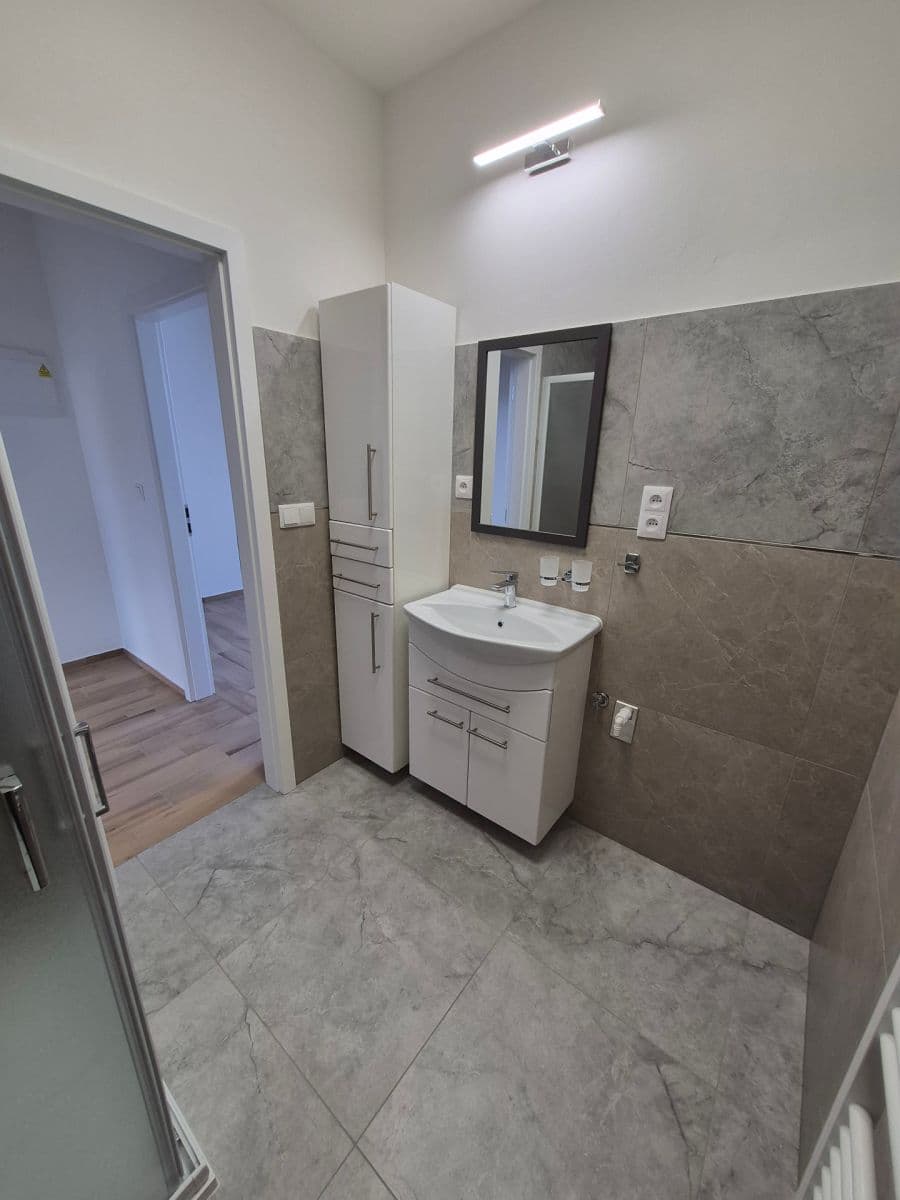 1 bedroom with open-plan kitchen flat to rent, 45 m², Revoluční, Přeštice, Plzeňský Region 1 bedroom with open-plan kitchen flat to rent, 45 m², Revoluční, Přeštice, Plzeňský Region