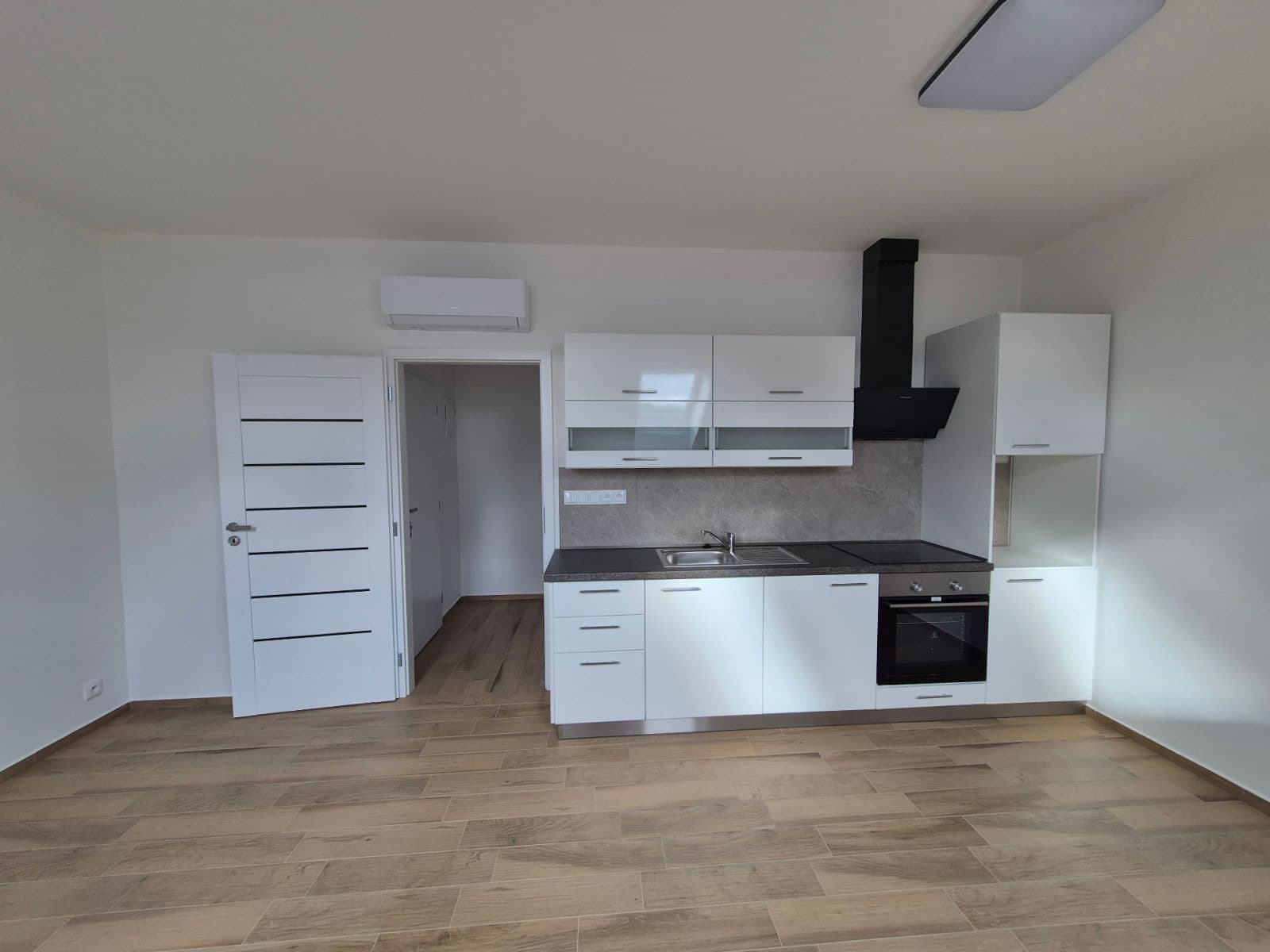 1 bedroom with open-plan kitchen flat to rent, 45 m², Revoluční, Přeštice, Plzeňský Region 1 bedroom with open-plan kitchen flat to rent, 45 m², Revoluční, Přeštice, Plzeňský Region