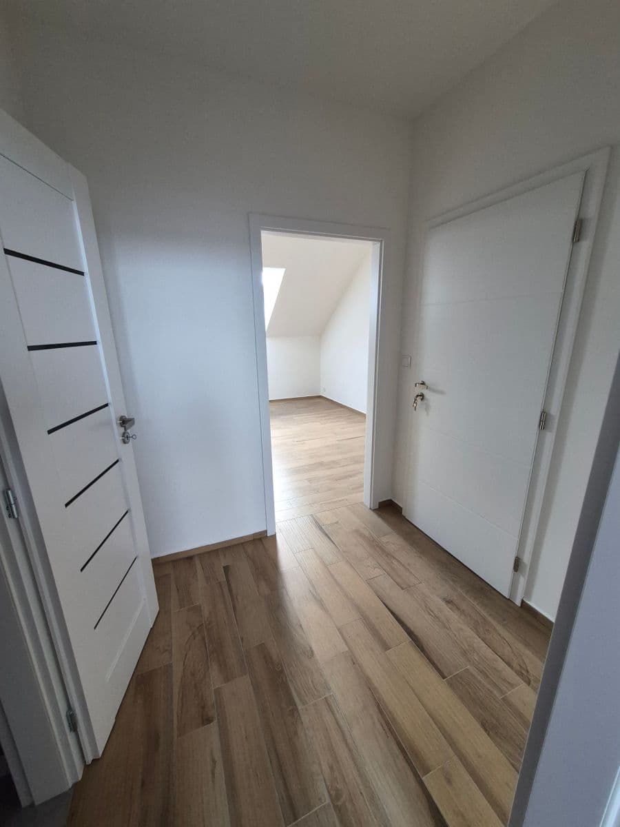1 bedroom with open-plan kitchen flat to rent, 45 m², Revoluční, Přeštice, Plzeňský Region 1 bedroom with open-plan kitchen flat to rent, 45 m², Revoluční, Přeštice, Plzeňský Region