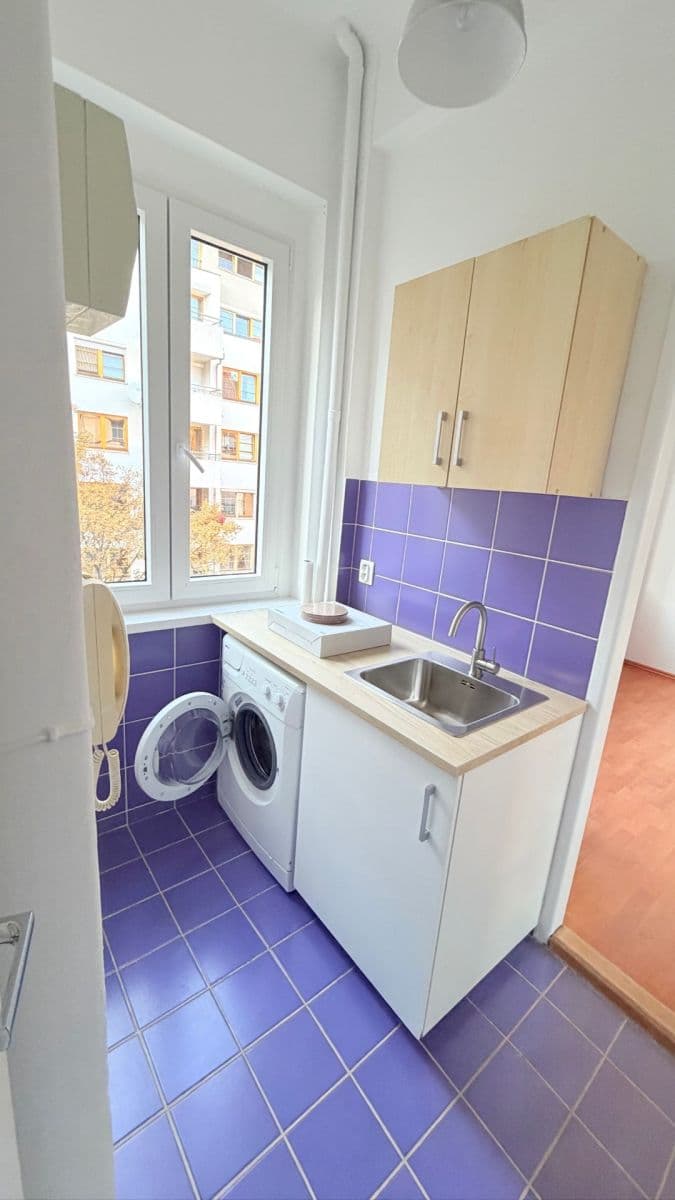 Small studio flat to rent, 24 m², Ostrovského, Prague, Prague Small studio flat to rent, 24 m², Ostrovského, Prague, Prague