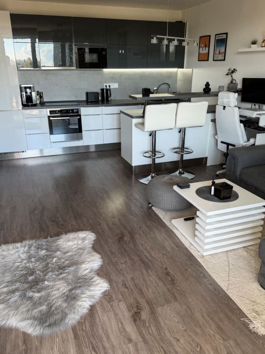 1 bedroom with open-plan kitchen flat to rent, 53 m², Topolová, Olomouc, Olomoucký Region 1 bedroom with open-plan kitchen flat to rent, 53 m², Topolová, Olomouc, Olomoucký Region