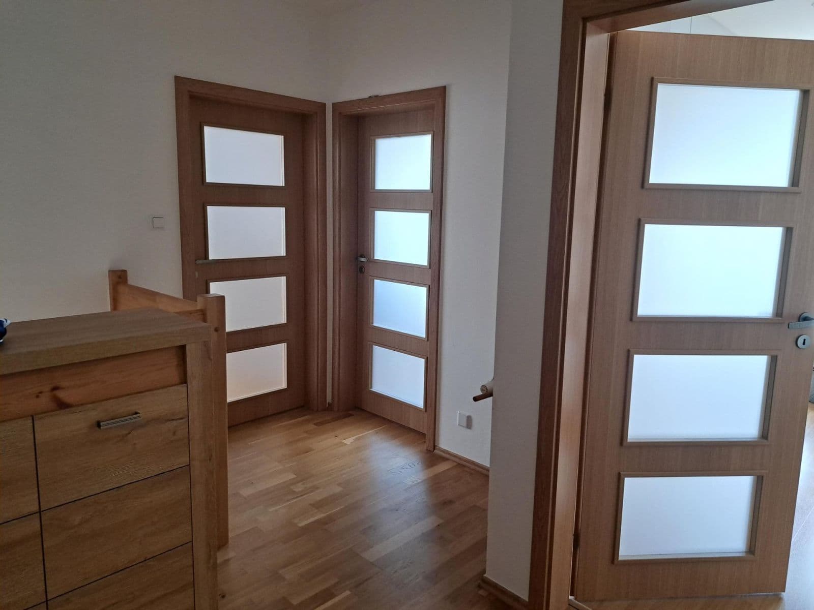 4 bedroom with open-plan kitchen flat to rent, 166 m², Na Výsluní, Tuchoměřice, Středočeský Region 4 bedroom with open-plan kitchen flat to rent, 166 m², Na Výsluní, Tuchoměřice, Středočeský Region