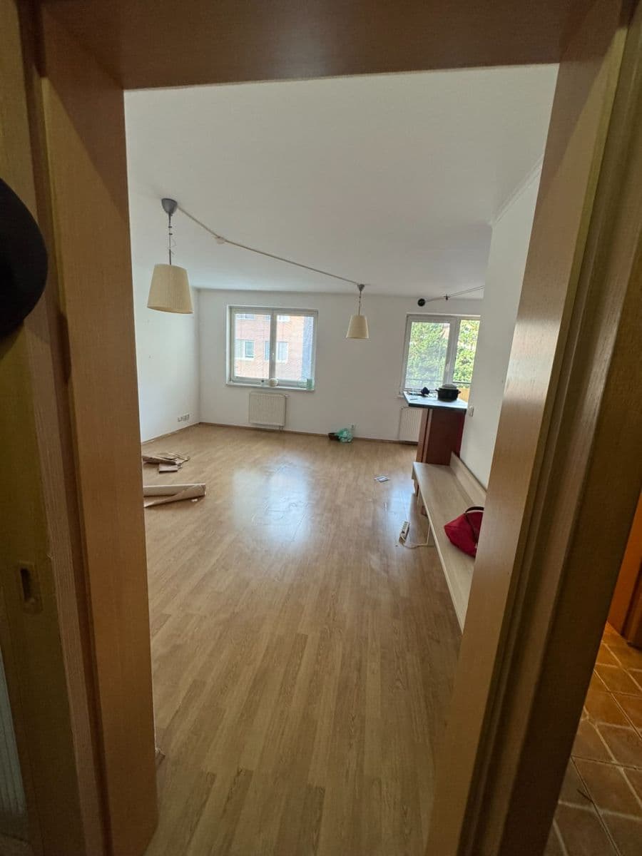 2 bedroom with open-plan kitchen flat to rent, 84 m², Za Sídlištěm, Dolní Břežany, Středočeský Region 2 bedroom with open-plan kitchen flat to rent, 84 m², Za Sídlištěm, Dolní Břežany, Středočeský Region