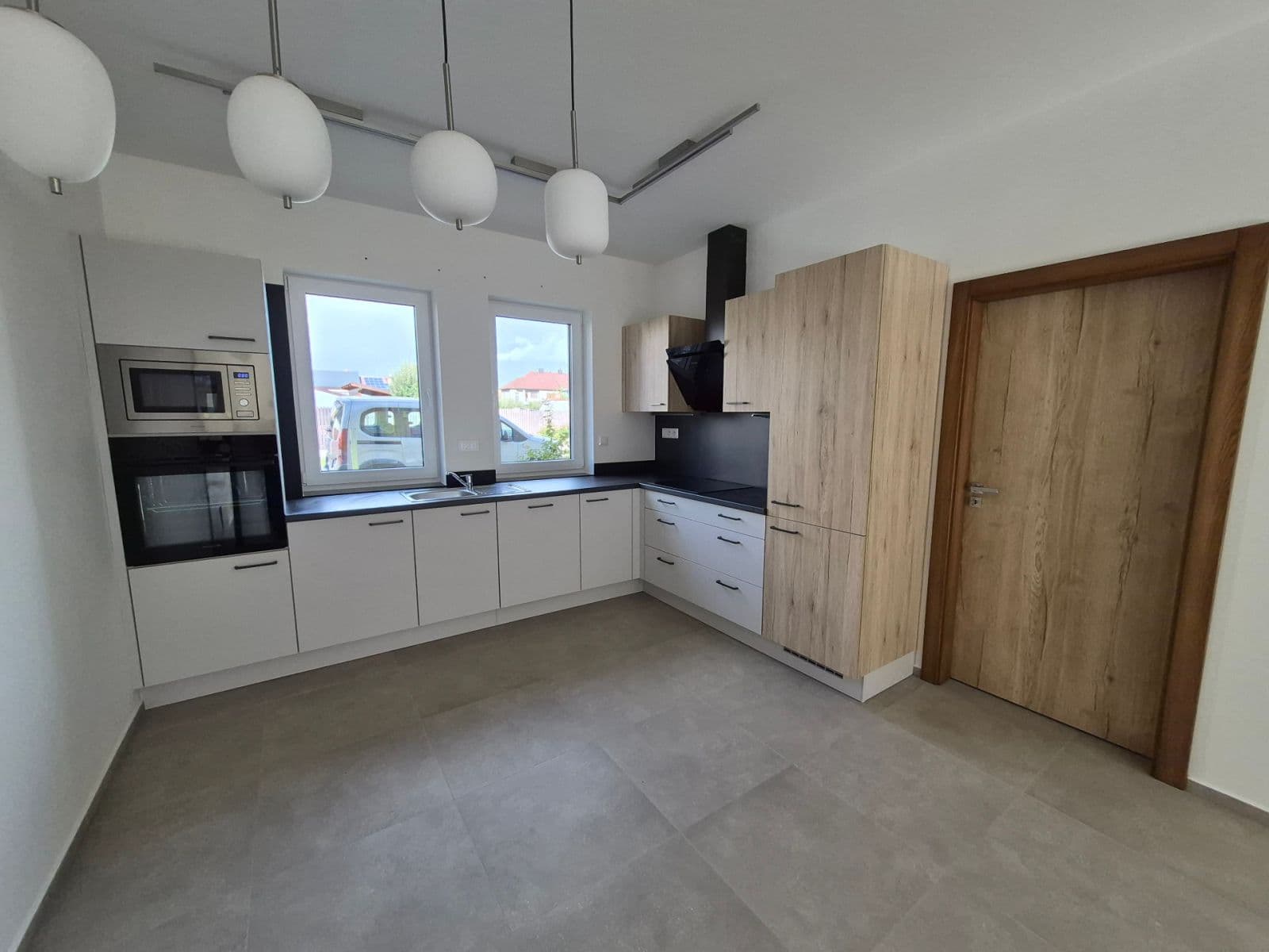 3 bedroom with open-plan kitchen flat to rent, 100 m², Revoluční, Přeštice, Plzeňský Region 3 bedroom with open-plan kitchen flat to rent, 100 m², Revoluční, Přeštice, Plzeňský Region
