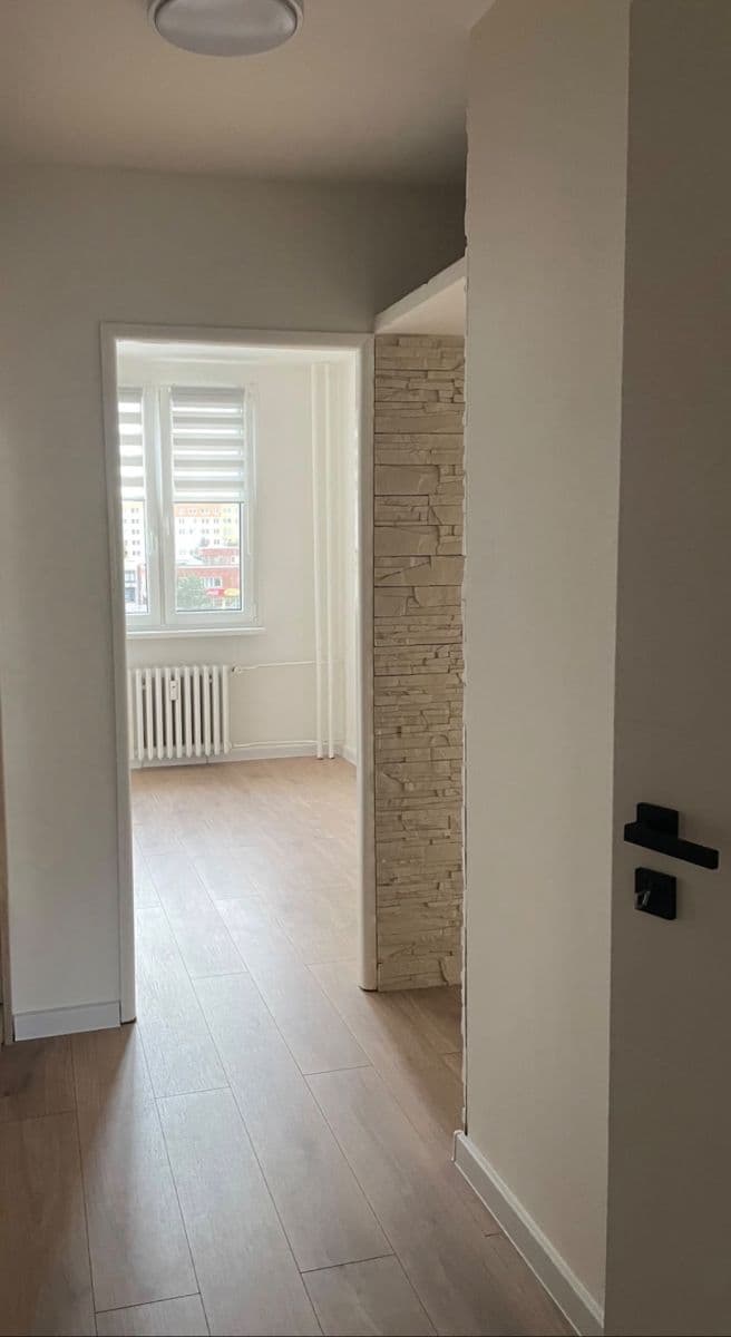 1 bedroom with open-plan kitchen flat to rent, 42 m², Višňová, Most, Ústecký Region 1 bedroom with open-plan kitchen flat to rent, 42 m², Višňová, Most, Ústecký Region
