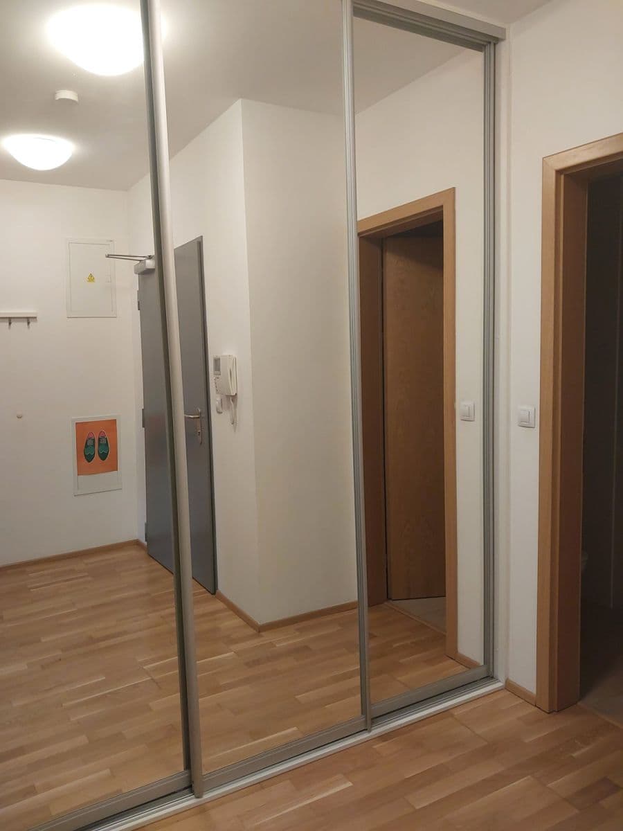 Studio flat to rent, 41 m², Korunní, Prague, Prague Studio flat to rent, 41 m², Korunní, Prague, Prague