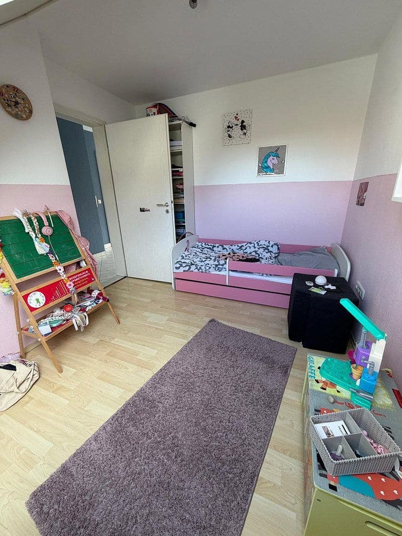 3 bedroom with open-plan kitchen flat to rent, 105 m², Brühl, Baden-Württemberg 3 bedroom with open-plan kitchen flat to rent, 105 m², Brühl, Baden-Württemberg