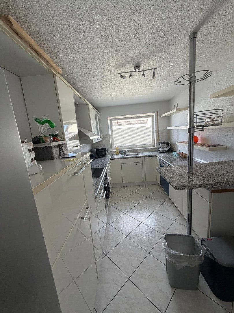 3 bedroom with open-plan kitchen flat to rent, 105 m², Brühl, Baden-Württemberg 3 bedroom with open-plan kitchen flat to rent, 105 m², Brühl, Baden-Württemberg