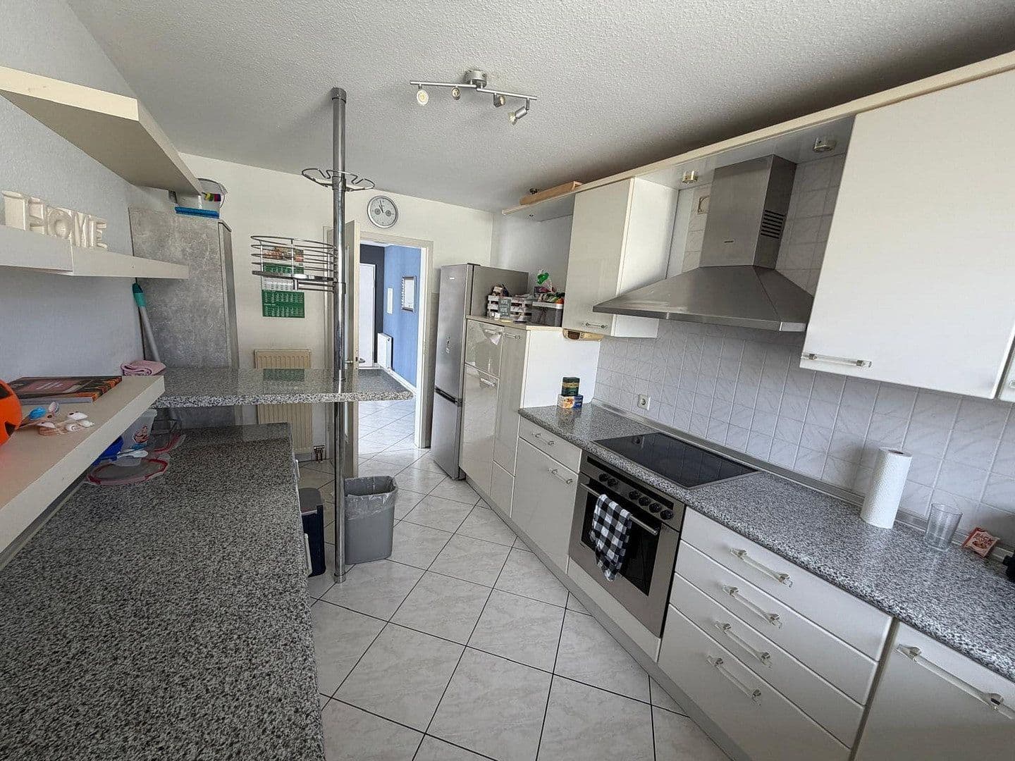 3 bedroom with open-plan kitchen flat to rent, 105 m², Brühl, Baden-Württemberg 3 bedroom with open-plan kitchen flat to rent, 105 m², Brühl, Baden-Württemberg