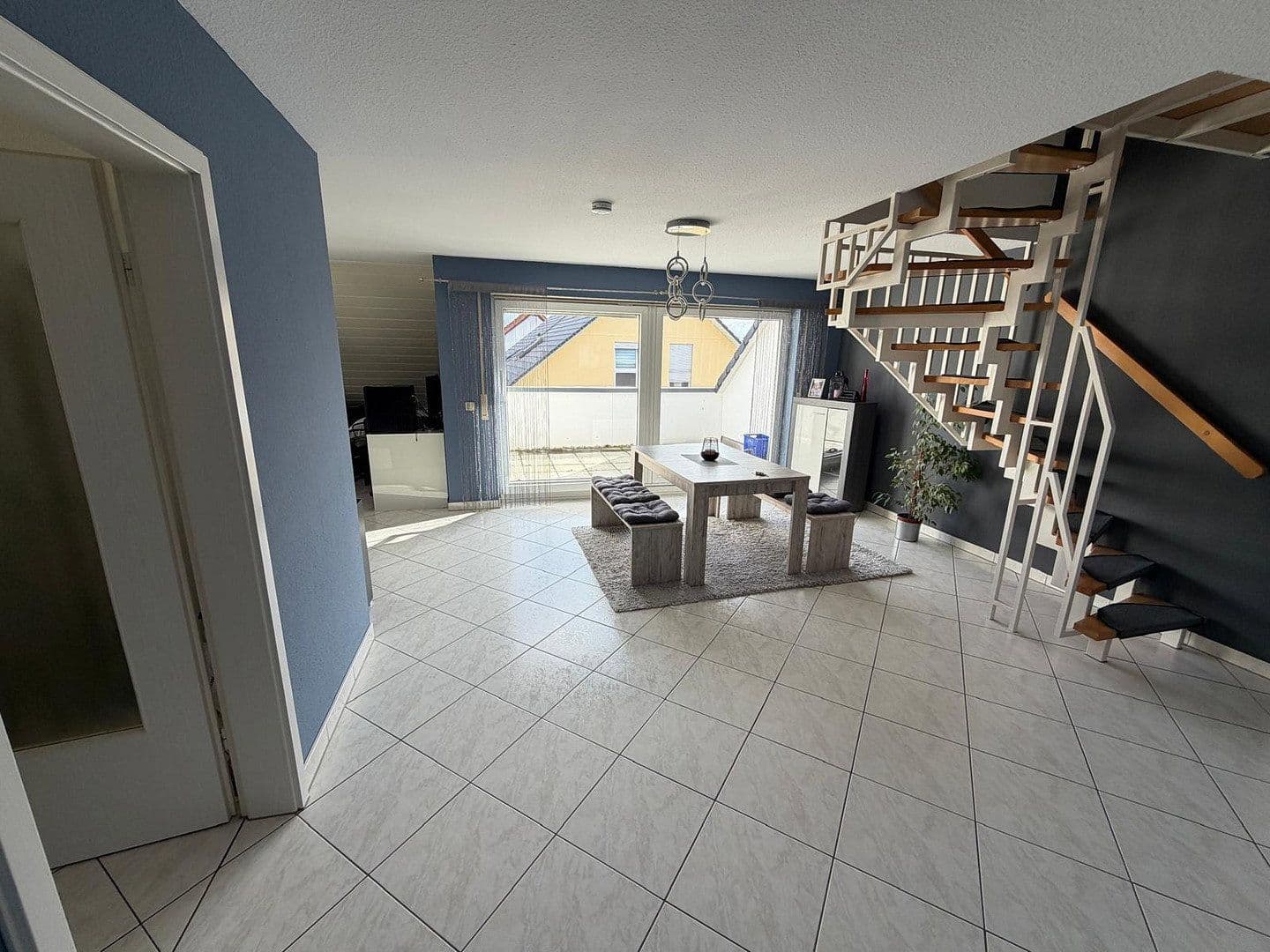 3 bedroom with open-plan kitchen flat to rent, 105 m², Brühl, Baden-Württemberg 3 bedroom with open-plan kitchen flat to rent, 105 m², Brühl, Baden-Württemberg