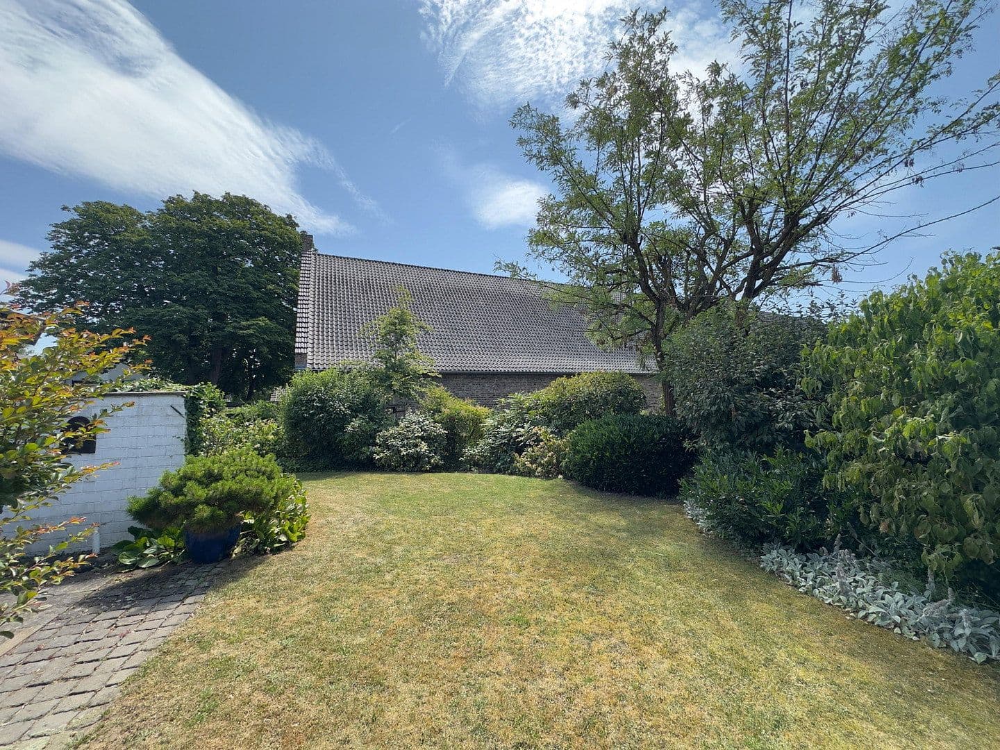 house to rent, 210 m², Wesseling, North Rhine-Westphalia house to rent, 210 m², Wesseling, North Rhine-Westphalia