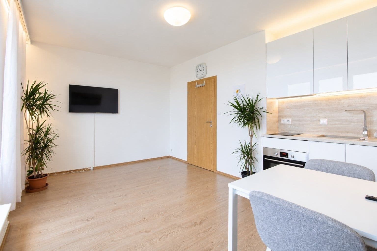 1 bedroom with open-plan kitchen flat to rent, 62 m², Březenská, Prague, Prague 1 bedroom with open-plan kitchen flat to rent, 62 m², Březenská, Prague, Prague