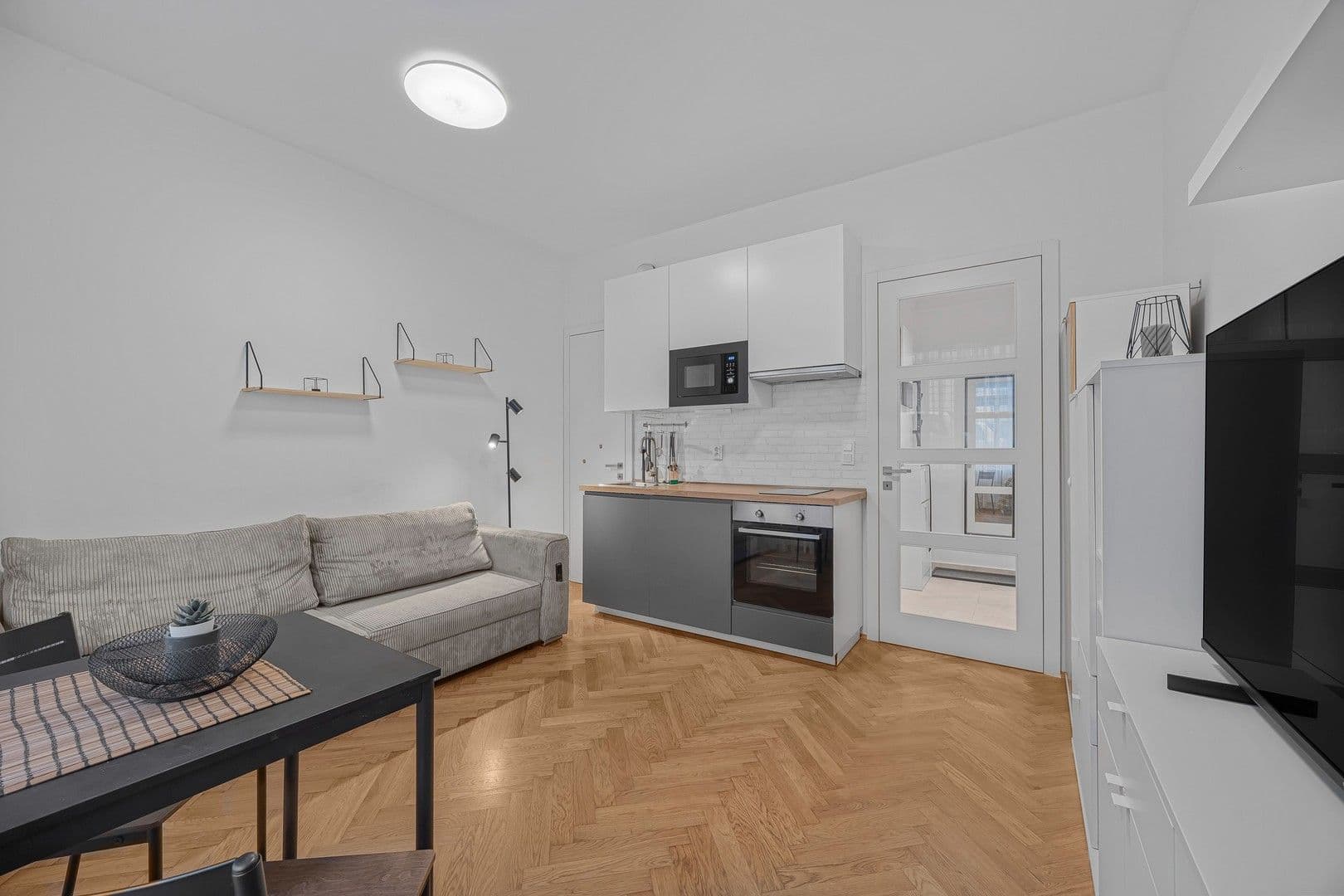 Studio flat to rent, 23 m², Pplk. Sochora, Prague, Prague Studio flat to rent, 23 m², Pplk. Sochora, Prague, Prague