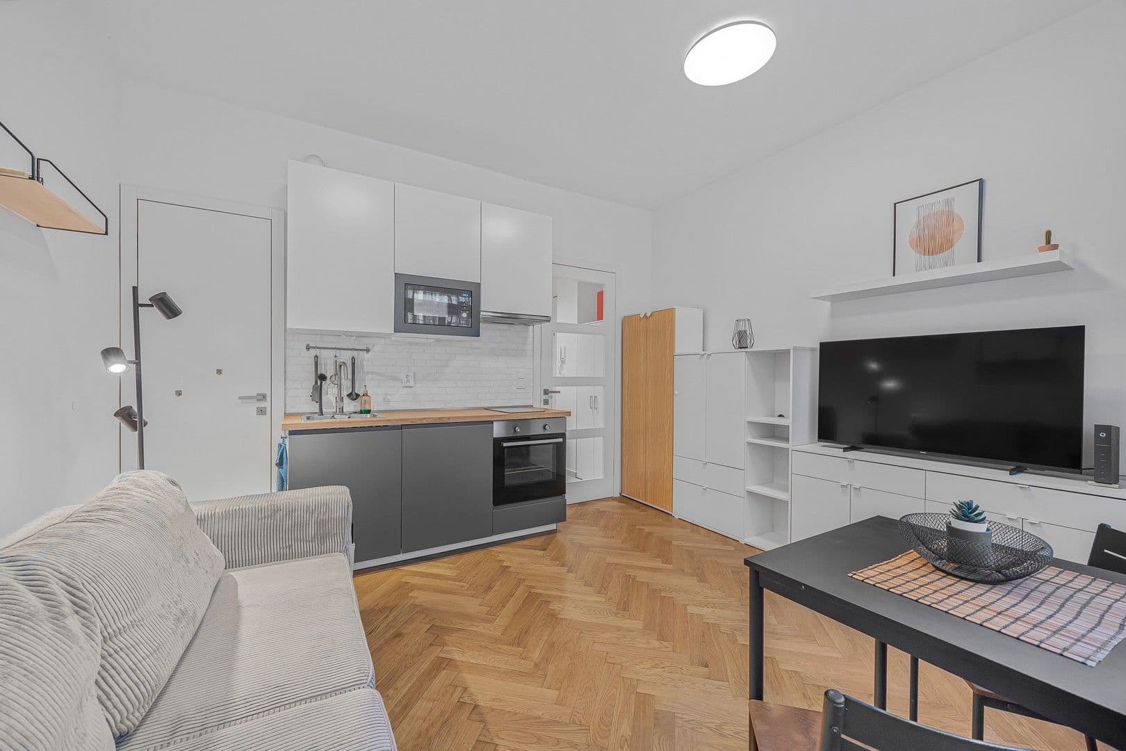 Studio flat to rent, 23 m², Pplk. Sochora, Prague, Prague Studio flat to rent, 23 m², Pplk. Sochora, Prague, Prague