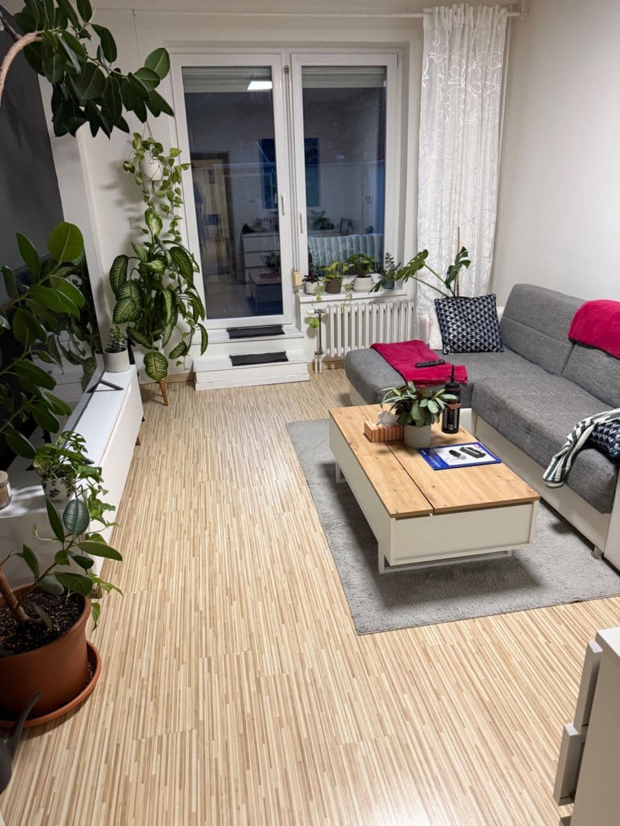 2 bedroom with open-plan kitchen flat to rent, 109 m², Jeremenkova, Prague, Prague 2 bedroom with open-plan kitchen flat to rent, 109 m², Jeremenkova, Prague, Prague