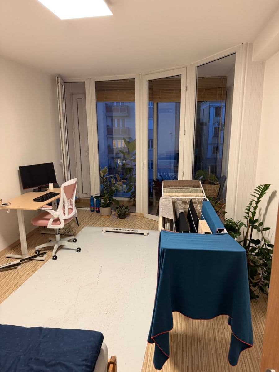 2 bedroom with open-plan kitchen flat to rent, 109 m², Jeremenkova, Prague, Prague 2 bedroom with open-plan kitchen flat to rent, 109 m², Jeremenkova, Prague, Prague