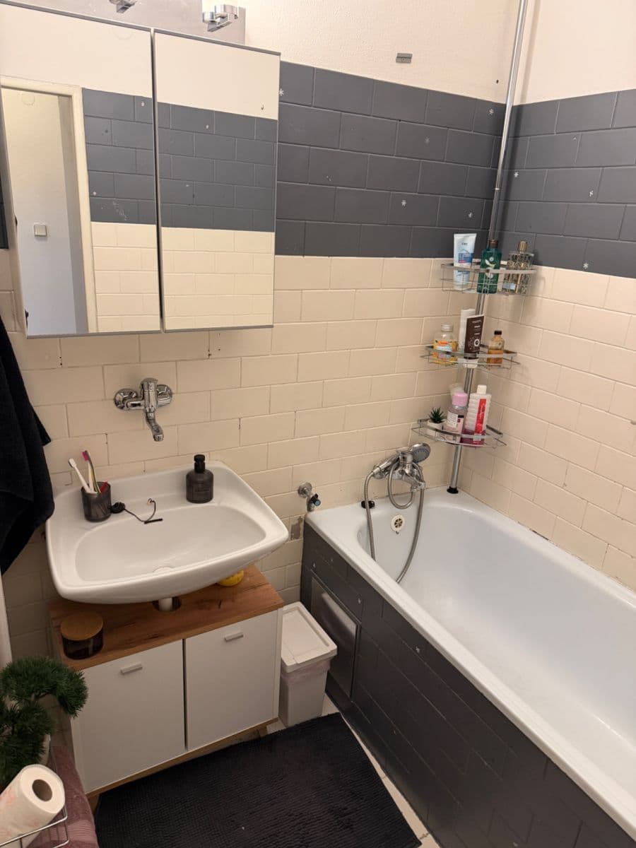 2 bedroom with open-plan kitchen flat to rent, 109 m², Jeremenkova, Prague, Prague 2 bedroom with open-plan kitchen flat to rent, 109 m², Jeremenkova, Prague, Prague