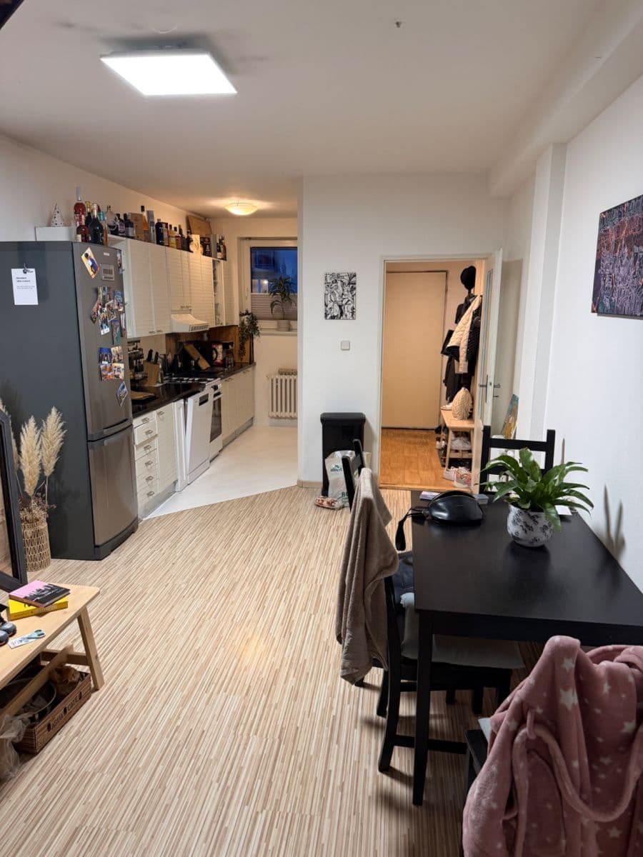 2 bedroom with open-plan kitchen flat to rent, 109 m², Jeremenkova, Prague, Prague 2 bedroom with open-plan kitchen flat to rent, 109 m², Jeremenkova, Prague, Prague