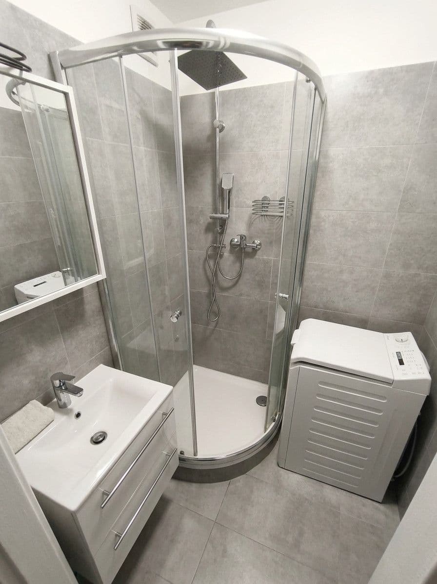 3 bedroom with open-plan kitchen flat for sale, 77 m², Hrusická, Prague, Prague 3 bedroom with open-plan kitchen flat for sale, 77 m², Hrusická, Prague, Prague