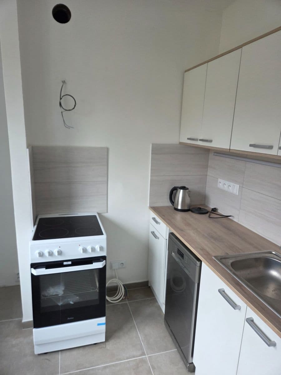 3 bedroom flat to rent, 73 m², Na Královkách, Kuřim, Jihomoravský Region 3 bedroom flat to rent, 73 m², Na Královkách, Kuřim, Jihomoravský Region
