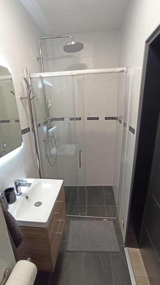 Studio flat to rent, 1 m², V Brůdku, Prague, Prague Studio flat to rent, 1 m², V Brůdku, Prague, Prague