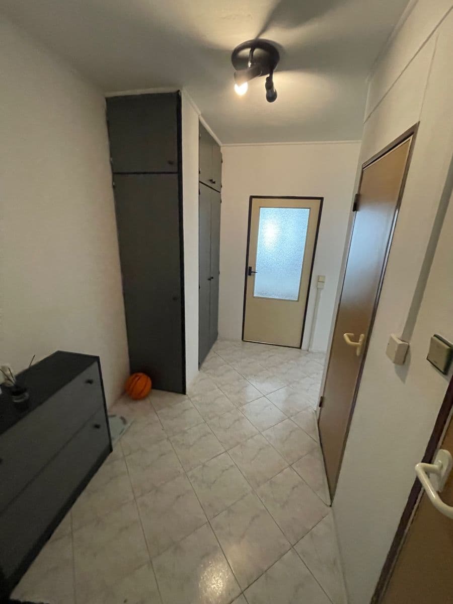 1 bedroom with open-plan kitchen flat to rent, 60 m², Ke Kamínce, Prague, Prague 1 bedroom with open-plan kitchen flat to rent, 60 m², Ke Kamínce, Prague, Prague