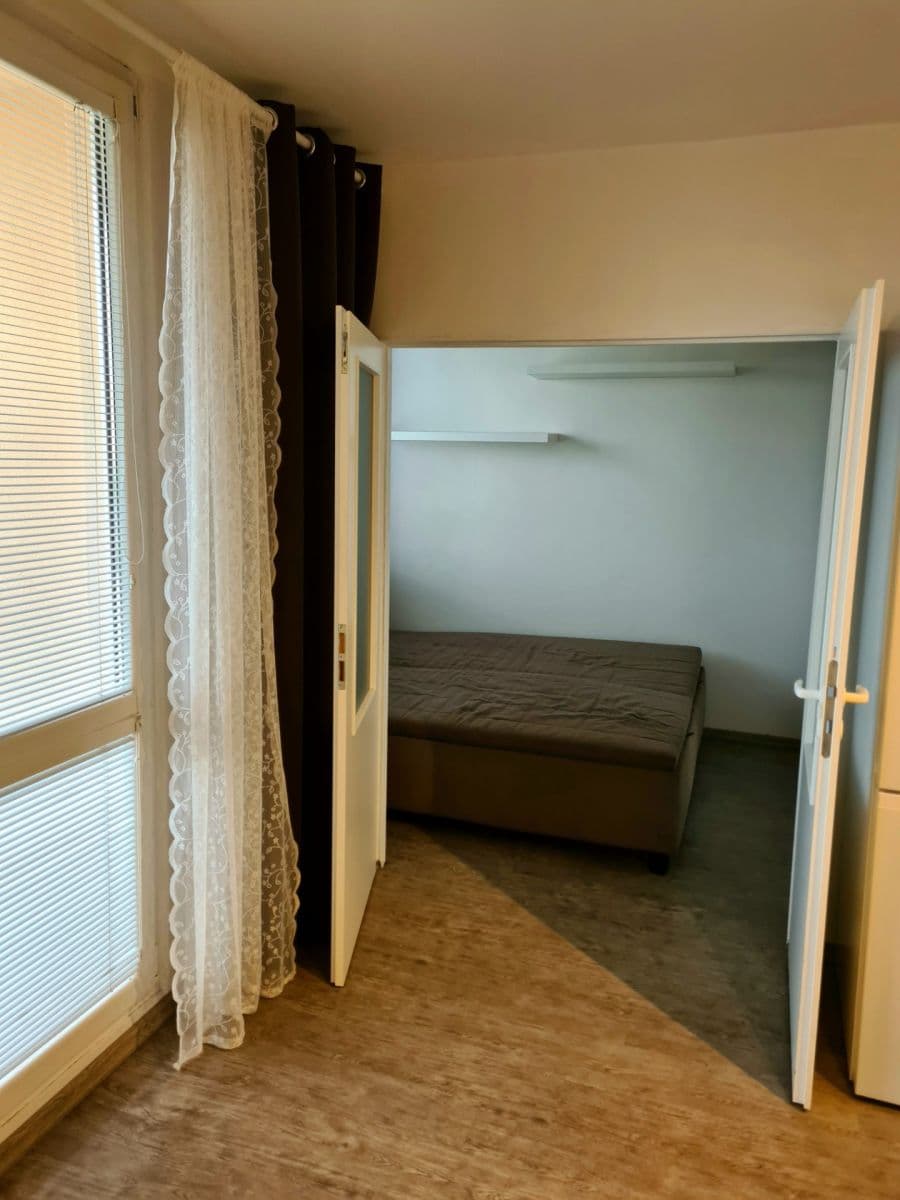 1 bedroom with open-plan kitchen flat to rent, 46 m², Bouřilova, Prague, Prague 1 bedroom with open-plan kitchen flat to rent, 46 m², Bouřilova, Prague, Prague