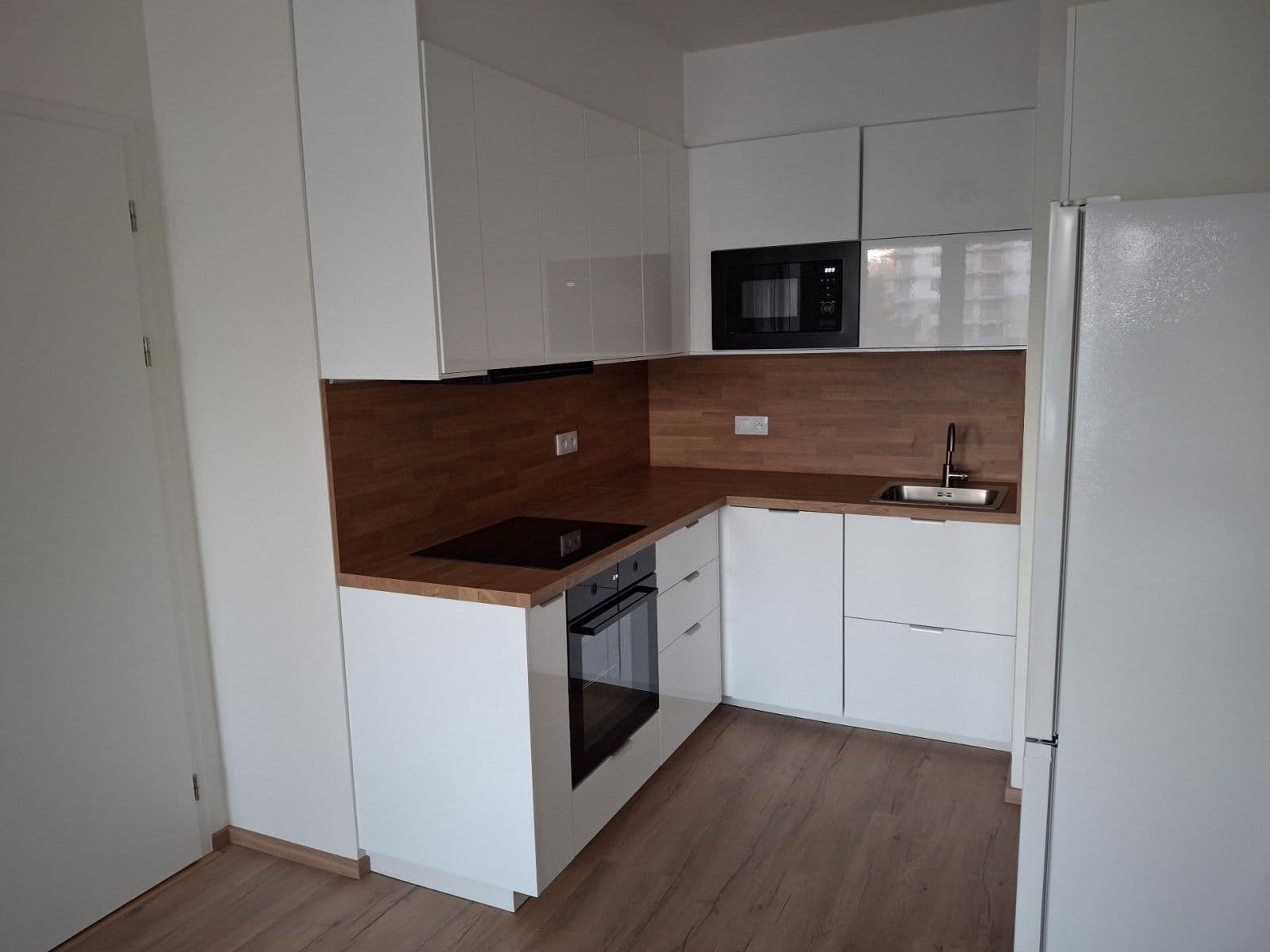 1 bedroom with open-plan kitchen flat to rent, 43 m², Pod Harfou, Prague, Prague 1 bedroom with open-plan kitchen flat to rent, 43 m², Pod Harfou, Prague, Prague