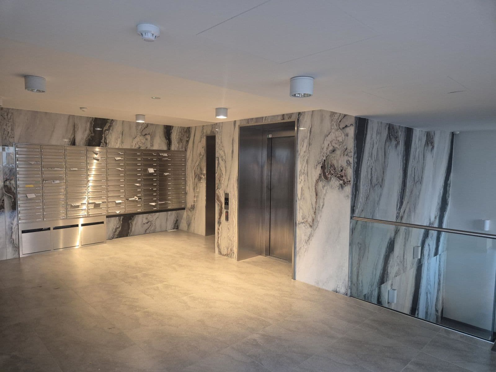 1 bedroom with open-plan kitchen flat to rent, 43 m², Pod Harfou, Prague, Prague 1 bedroom with open-plan kitchen flat to rent, 43 m², Pod Harfou, Prague, Prague