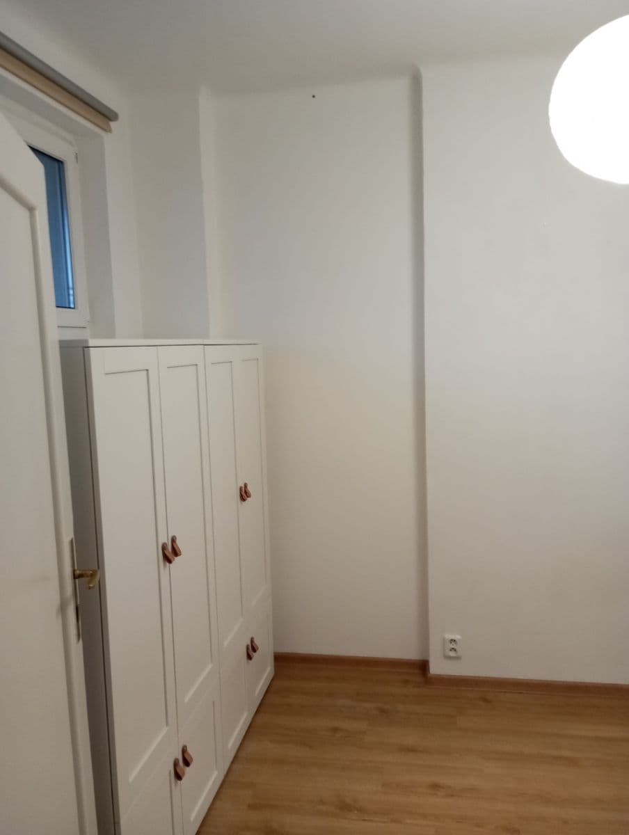 1 bedroom with open-plan kitchen flat to rent, 42 m², Osadní, Prague, Prague 1 bedroom with open-plan kitchen flat to rent, 42 m², Osadní, Prague, Prague