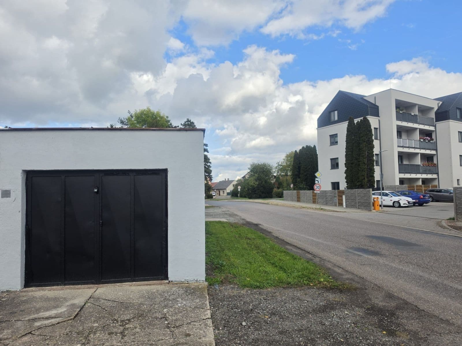 garage to rent, 20 m², Smiřice, Královéhradecký Region garage to rent, 20 m², Smiřice, Královéhradecký Region