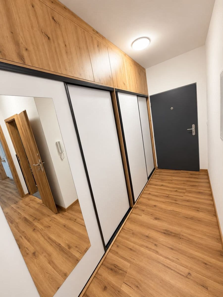 1 bedroom with open-plan kitchen flat to rent, 56 m², U Kasáren, Dašice, Pardubický Region 1 bedroom with open-plan kitchen flat to rent, 56 m², U Kasáren, Dašice, Pardubický Region