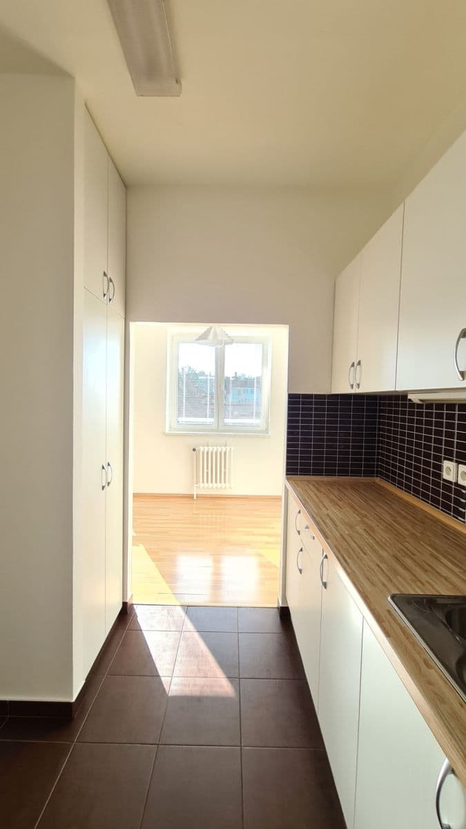 3 bedroom flat to rent, 70 m², Pod Pekařkou, Prague, Prague 3 bedroom flat to rent, 70 m², Pod Pekařkou, Prague, Prague