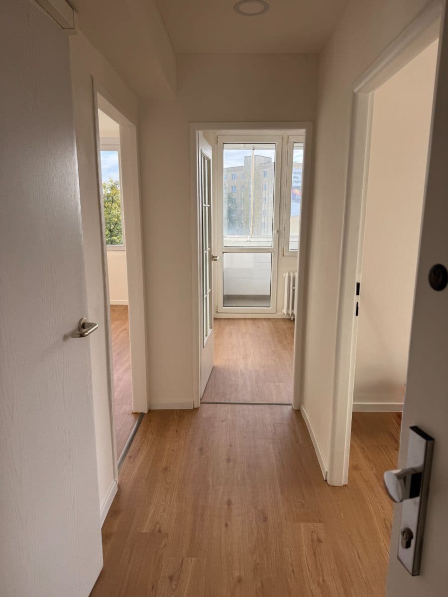 2 bedroom with open-plan kitchen flat to rent, 43 m², Evropská, Prague, Prague 2 bedroom with open-plan kitchen flat to rent, 43 m², Evropská, Prague, Prague