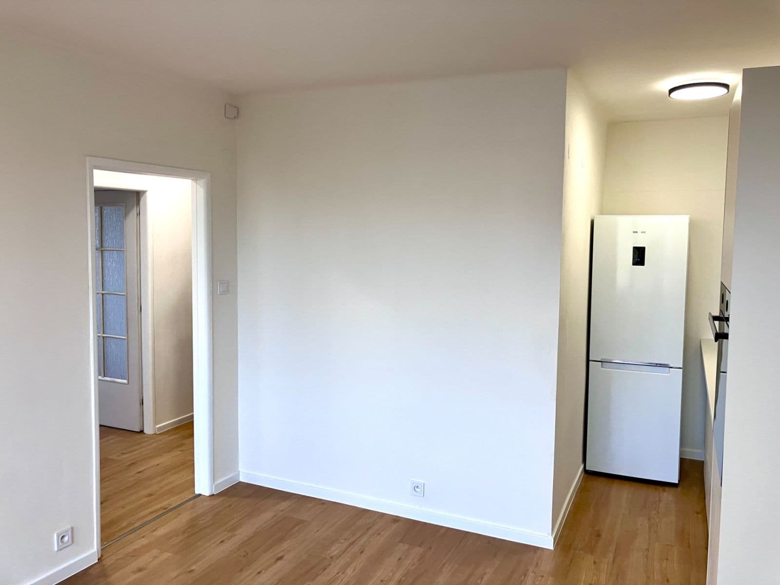 2 bedroom with open-plan kitchen flat to rent, 43 m², Evropská, Prague, Prague 2 bedroom with open-plan kitchen flat to rent, 43 m², Evropská, Prague, Prague