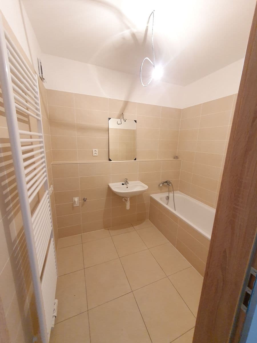 1 bedroom with open-plan kitchen flat to rent, 59 m², U Parketárny, Unhošť, Středočeský Region 1 bedroom with open-plan kitchen flat to rent, 59 m², U Parketárny, Unhošť, Středočeský Region