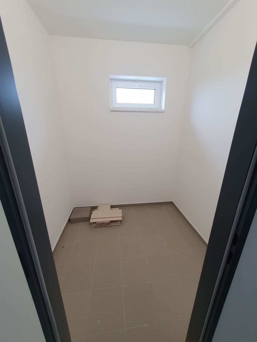 1 bedroom with open-plan kitchen flat to rent, 59 m², U Parketárny, Unhošť, Středočeský Region 1 bedroom with open-plan kitchen flat to rent, 59 m², U Parketárny, Unhošť, Středočeský Region